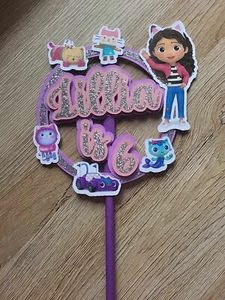 Gabby's Dolls House, with Name & Age Personalised Cake Topper Birthday Boy Girl - Picture 1 of 5