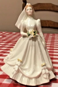 ROYAL DOULTON THE BRIDE (ivory) With Roses HN 3285 - Picture 1 of 4