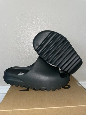 Adidas Yeezy Slide Dark Onyx ID5104 Kids Size 3 NEW Black - Image 1 of 4