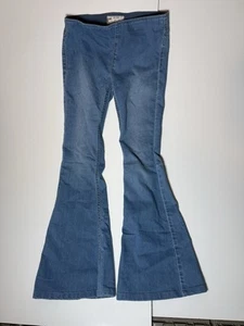 Pantalones de mezclilla acampanados WE THE FREE People Penny talla 27 - Imagen 1 de 12