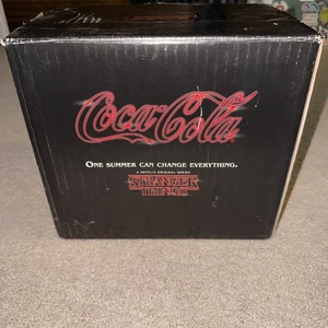 Stranger Things Coke Coca Cola 1985 Limited Edition Collectors Pack - Picture 1 of 12