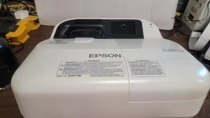 Epson BrightLink 595Wi LCD Projector 1,053 Lamp Hours - Zdjęcie 1 z 5