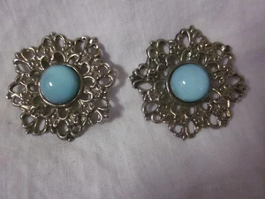 2 pc Large ornate filligree edge turquoise glass cabachon shank buttons New - Picture 1 of 3