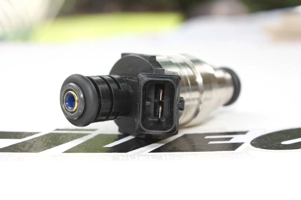 SALE, $69 ea., New Lucas 01D142B 850cc 83lb Fuel Injector, 2.5 OHMS. Made in USA - Image 1 of 3