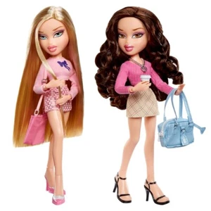 Bratz x Mean Girls 🛍️🎀 Karen & Gretchen Paquete de 2 Muñecas Coleccionistas 2024 NUEVO - Imagen 1 de 11