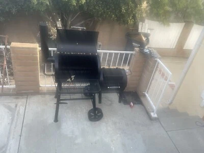 Dyna-Glo DGSS730CBO-D-KIT Signature Series Barrel parrilla de carbón y caja de fuego lateral Foto 1 de 2