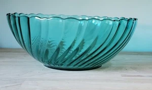 Arcoroc France Aqua Teal Blue Glass Swirl Scallop Edge 9" Serving Bowl - Picture 1 of 6