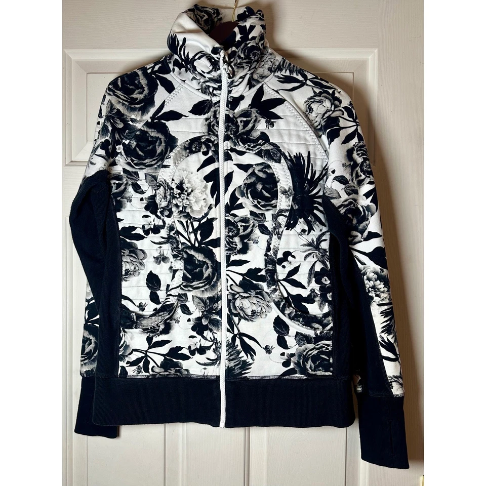 Sudadera con Capucha de Buceo Lululemon Floral Cremallera Completa para Mujer 12 Negro Gris Blanco Flor Rápida Foto 1 de 4
