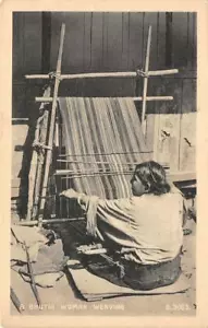 Telar chino asiático tibetano tejido de mujer Bhutia c1910 postal vintage - Imagen 1 de 1