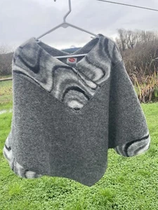 Girls wool poncho 8-12 - Picture 1 of 4