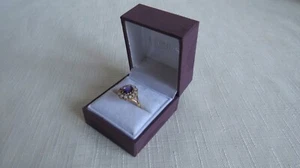ANILLO DE ORO AMARILLO F. HINDS 9CT DE COLECCIÓN - GRUPO AMATISTA/ÓPALO, 3 GRAMOS, TALLA P - Imagen 1 de 4