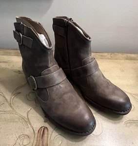 Born Boots 9.5M Regis Ankle Bootie Taupe Distressed Leather Suede Moto Western - Picture 1 of 20