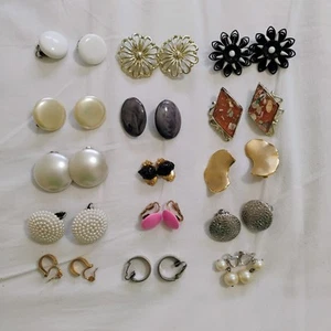 Vintage Ohrclips Konvolut mit 15 Paar Modeschmuck Knopf + Creolen - Bild 1 von 15