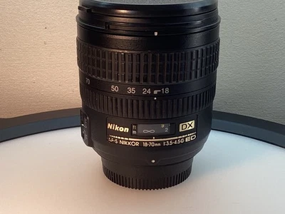Nikon AF-S 18-70mm f3.5-4.5G ED IF SWM DX Aspherical Lens. Very good condition. - image 1 of 4