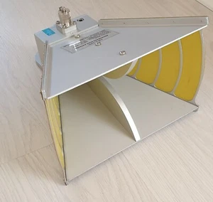 Antenne cor d'alimentation haut débit à double crête 1 à 18 GHz AHA118S - Photo 1/7