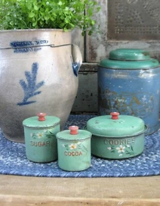 Antique Tin Toy Canister Set Original Green and Red Paint - Photo 1 sur 10