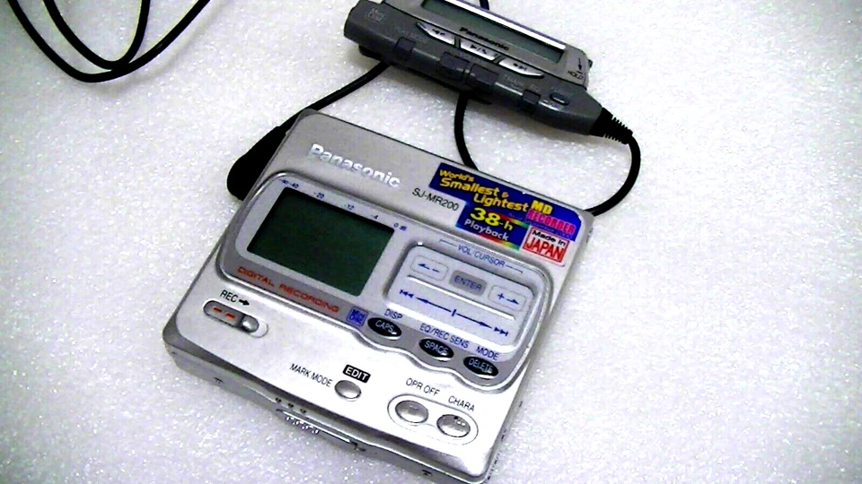 VINTAGE PANASONIC MINIDISC WALKMAN PLAYER RECORDER SJ-MR200, Works very well - Image 1 of 3