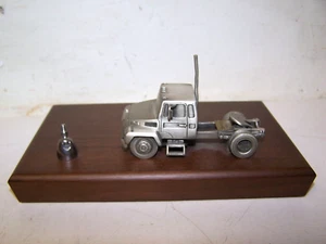 VINTAGE Mack Trucks BULLDOG CM-400 MID-LINER PEWTER DESK PEN DISPLAY RENAULT ERA - Picture 1 of 10