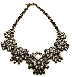 BaubleBar Art Deco Stil Acryl Strass Silberfarben Halskette - Bild 1 von 8