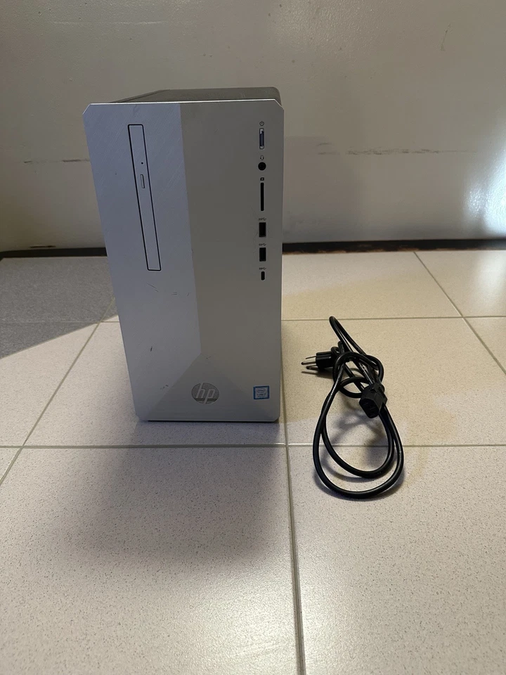 HP Pavilion 595-P0084 (1TB HDD - 256GB SSD, 16GB RAM, Intel Core i7-8700) - Image 1 of 4