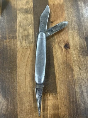 Vintage Hammer Brand 2 Blade Pocket Knife/ Leather Punch - Image 1 of 4