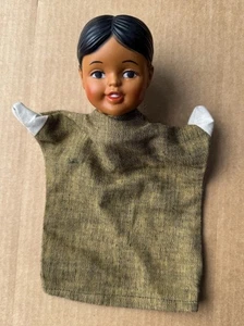 Muñeca marioneta vintage Escritura Tress niña color piel marrón años 60 vinilo goma - Imagen 1 de 6