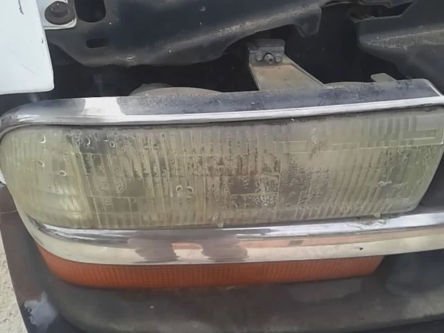 1998–2004 Chevy S10 Headlight Front Right - Image 1 of 1
