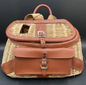 Creel de pesca de mimbre con detalles de cuero correas y bolsa - Excelente forma - Imagen 1 de 21