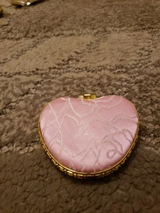Two Sided Heart Shaped Padded Silk Embroidered Make-up Mirror Compact Pink - Picture 1 of 3