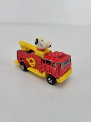 Mini camión de bomberos diecast vintage SNOOPY acción libre Aviva 1966 Hong Kong Foto 1 de 4