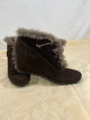 Earthies Wedge Brown Leather Faux Fur Lace Front Ergonomic Winter Boot - Size 9M - Image 1 of 4