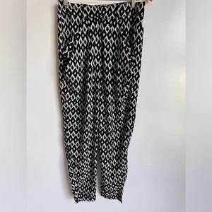 GREYLIN Anthropologie Medium Barrel elegante Hose schwarz grau weiß geometrische Falte - Bild 1 von 12