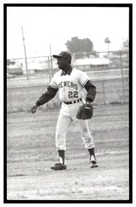 Sammy Milwaukee Brewers Vintage Baseball Postcard PCMB - Picture 1 of 2