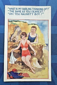 Freche Comic Postkarte 1934 Badende Schönheit Anspielungen WAS DENKT MEIN LIEBLING - Bild 1 von 2