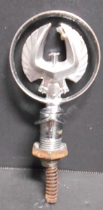 Chrysler Imperial Hood Emblema vintage 1964-66 en cromo. - Imagen 1 de 2