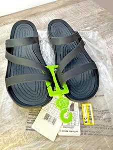 Mit Größe 7 Crocs Swiftwater Sandale schwarz Riemchen Pantolette 203998 - brandneu mit Etikett - Bild 1 von 7