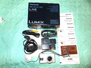 Lumix DMC-LX2 | fotocamera digitale / fotocamera compatta | Panasonic | 10,2 MP | argento - Foto 1 di 16