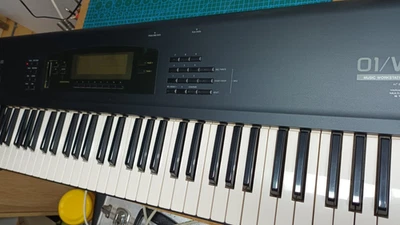 KORG 01/WFD 61-key keyboard workstation/synthesizer working display works - Image 1 of 4