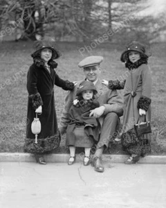 Man With Three Midget Women Vintage 8x10 Reprint Of Old Photo - Picture 1 of 1