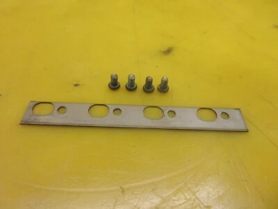 OEM SKI-DOO MXZ GSX GTX SUPORTE DE BLOCO DE PALHETAS DE ADMISSÃO PLACA DE BRAÇADEIRA DE MONTAGEM COM PARAFUSOS - Imagem 1 de 4