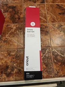 Cricut Smart Iron-On (9 ft) - Red Heat Grandee Vinyl NEW HTV - Picture 1 of 4