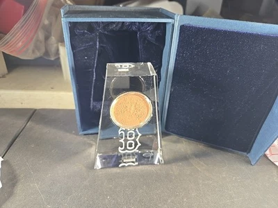 Boston Red Sox SUCIEDAD USADA EN JUEGOS en pisapapeles de cristal - Steiner Sports certificado de autenticidad Foto 1 de 4