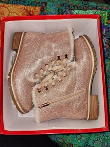 Kids Girls Youth Eva & Zoe Rose Gold Boots Ivory Fur Sparkly Size 5 M In Box - Picture 1 of 9