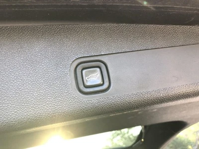 GMC Yukon XL 1500 2011 tapa motor desmontable 965143 Foto 1 de 4