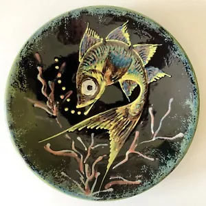 ARTISTA FIRMATO PUIGDEMONT SPAGNA ARTE CERAMICA REDWARE Piatto pesce METÀ SECOLO MODERNO - Foto 1 di 5