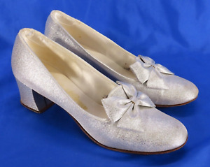 Vintage DANIEL GREEN Silver Lame HIGH HEEL SHOES BOW BOUDOIR SLIPPERS 2A80 (8AA)