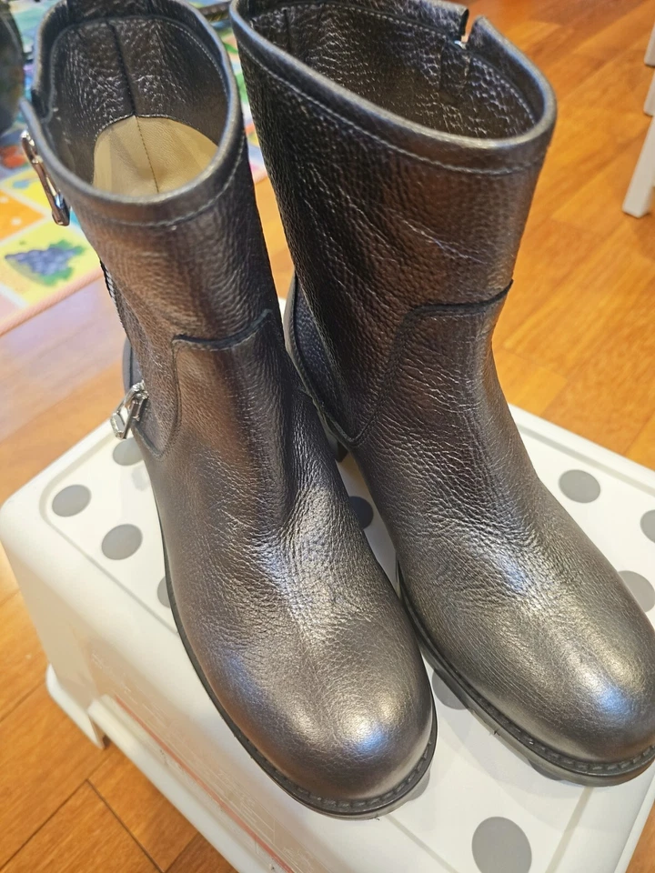 Botín de motociclista Jimmy Choo Dondo astilla de cuero granulado metálico Foto 1 de 4