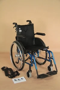 Rollstuhl Progeo Faltfahrer mit Begleitpersonbremse SB 39 cm faltbar #9533 - Bild 1 von 12