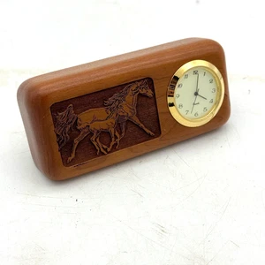 Wilderness Woods handgefertigte Holz Schreibtischuhr Pferd Design Made in USA kleines Geschenk - Bild 1 von 4