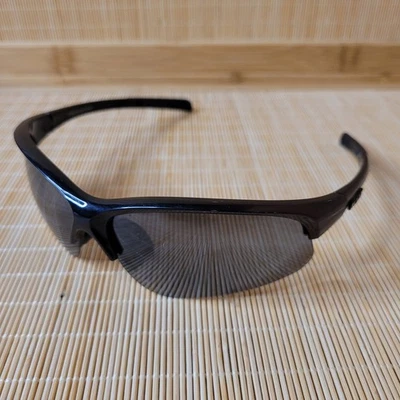 Gafas de sol Maxx para hombre marco negro lentes grises deportivas media montura Foto 1 de 4